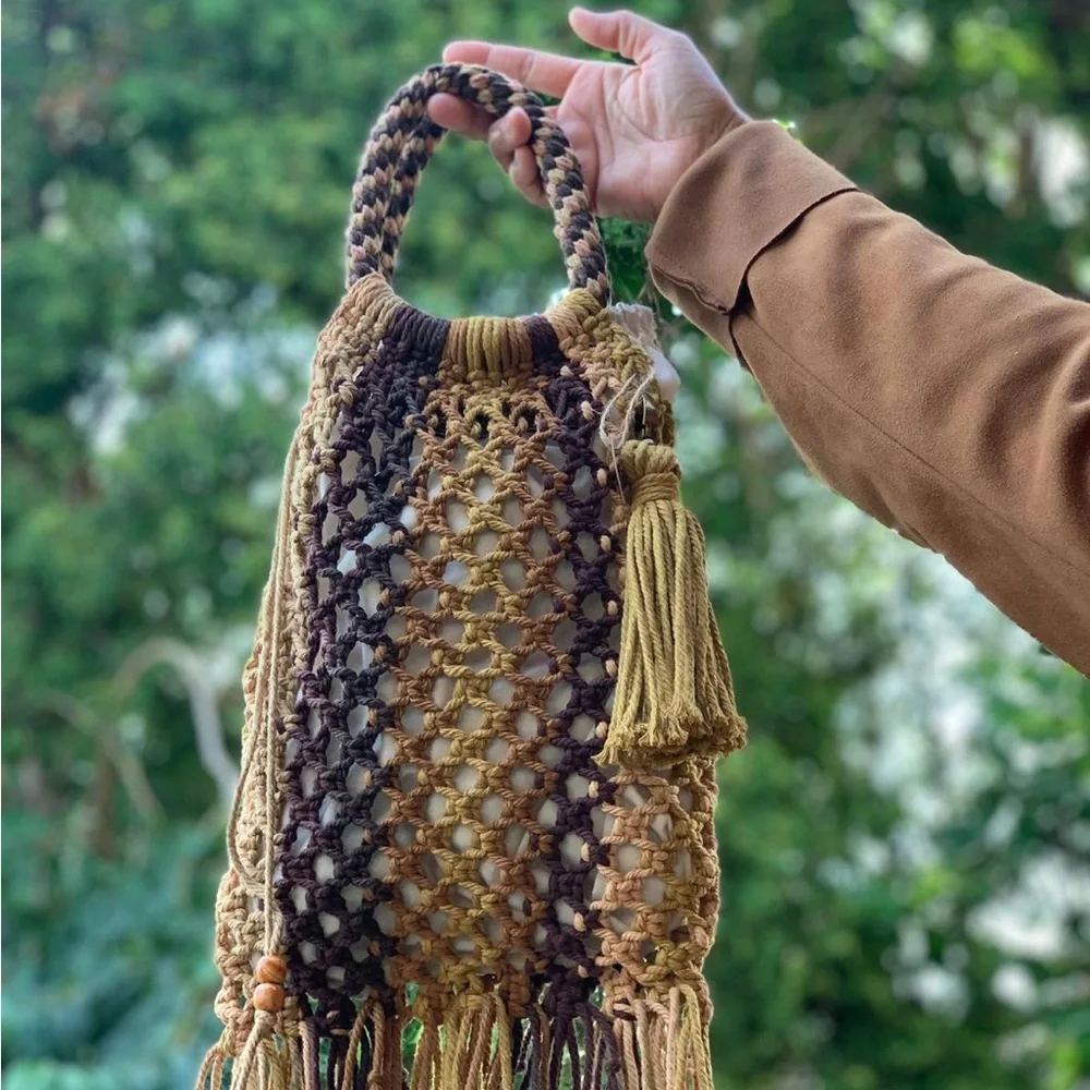 Vintage macrame handbag with Strap - Picture 4 of 16